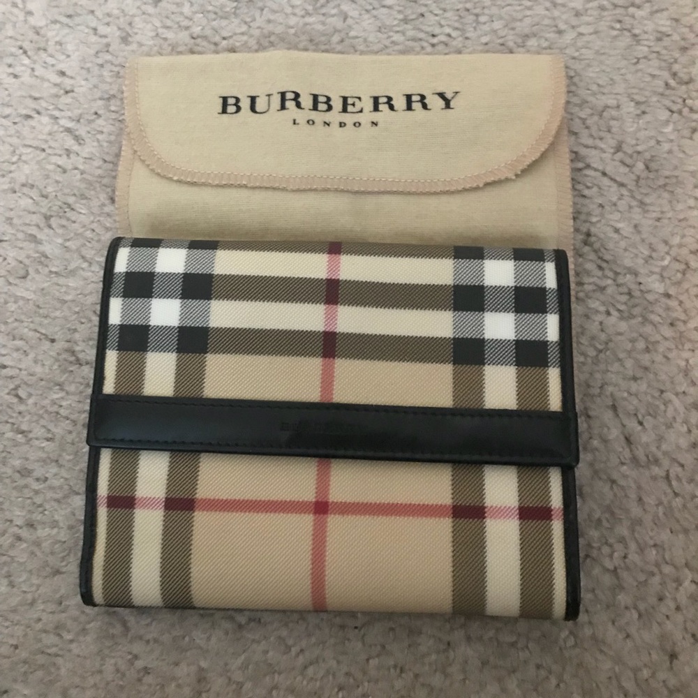 Burberry Check wallet